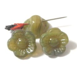 画像1: Dark Olive Flower Beads 12mm (3個入り）