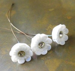 画像1: White Flower Wired Beads/w Rhinestone 10mm 