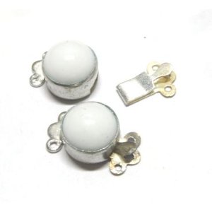 画像: White Round Clasp