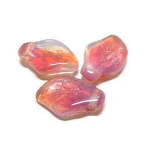 画像: Red Sabrina Leaf Beads