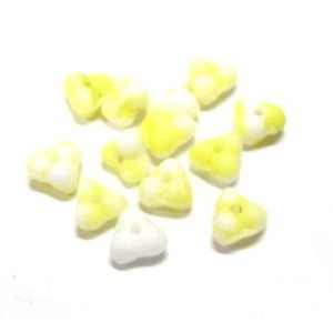 画像: Yellow&White 3Pedal Flower Beads(10個入り）