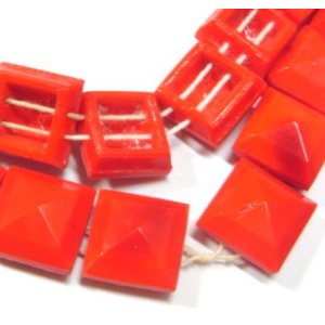 画像: 2hole Red Square Beads 13mm