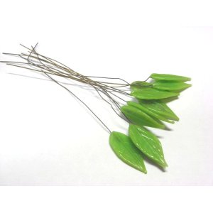 画像: Lt. Green Wired Leaf Beads (10本入り）