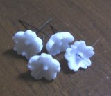 画像: White Wired Flower Beads 10mm(10本入り）