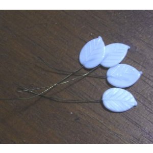 画像: White Wired Leaf Beads(10本入り）
