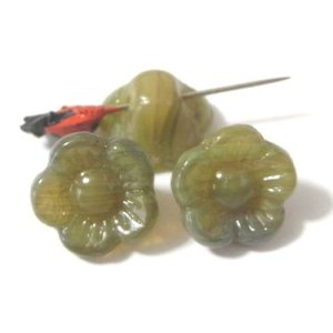 画像: Dark Olive Flower Beads 12mm (3個入り）