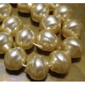 画像: Cream Braoque Pearl Beads 10mm (10個入り）