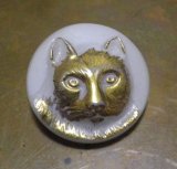 画像: Vintage White/Gold Cat Glass Button 22.5mm