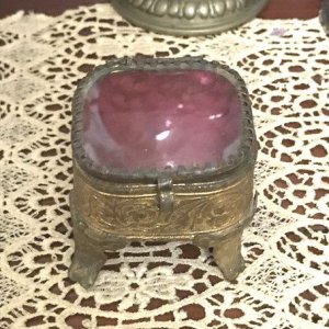 画像: Antique Glass Box (Square)