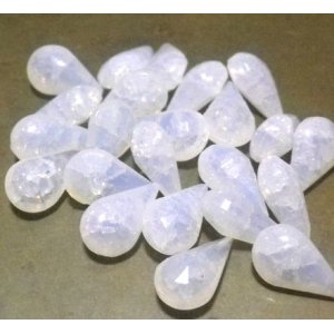 画像: White Opal Clackle Drop 10*6mm  (10個入り）