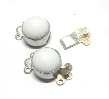 画像1: White Round Clasp