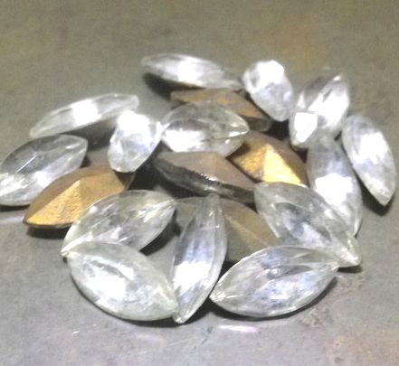 画像1: Crystal Navette 10*5mm (10個入り）